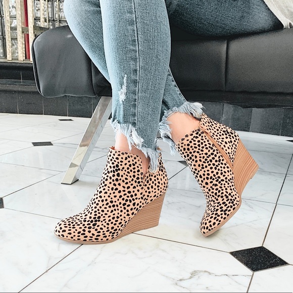 Soda Shoes - Leopard suede wedge booties